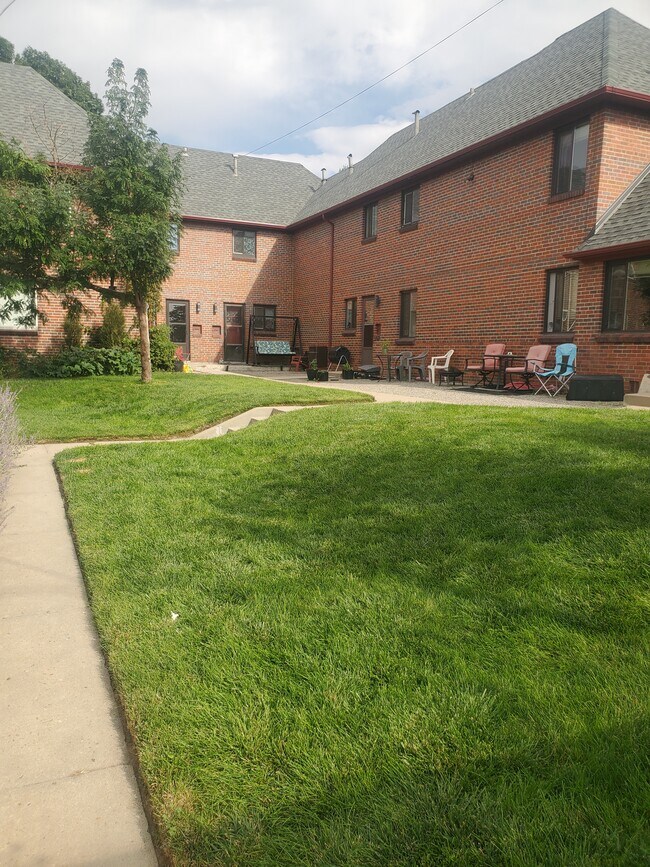 Patio - 3339 N Harrison St