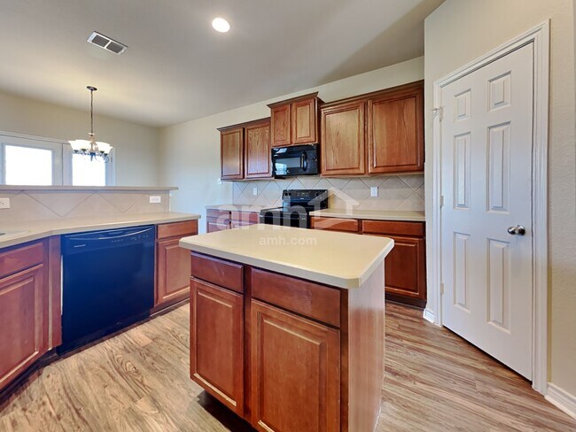 Foto del edificio - 1703 Chadwick Dr