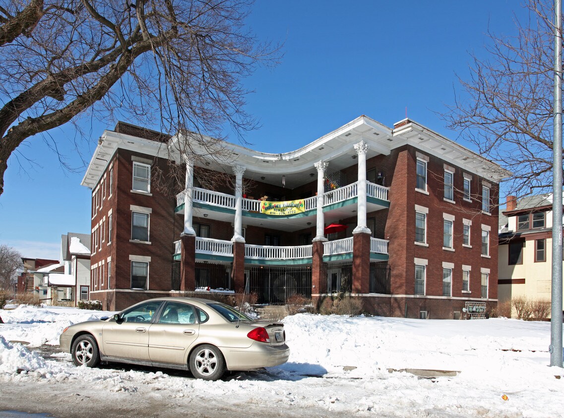 3318 Gillham Rd, Kansas City, MO 64109 Apartments in Kansas City, MO