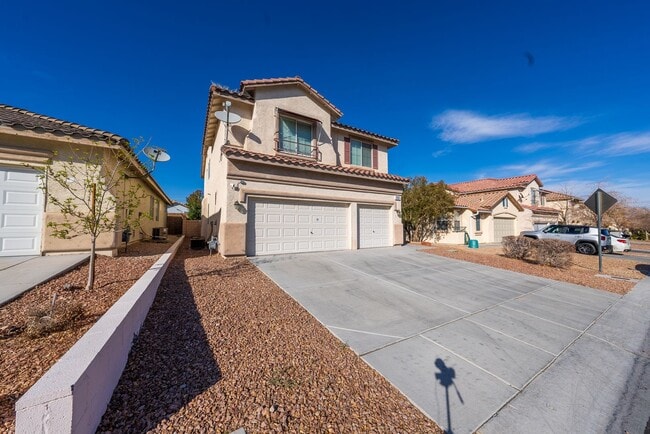 Building Photo - Spacious 4-Bed Family Home in Prime Las Vegas Location!