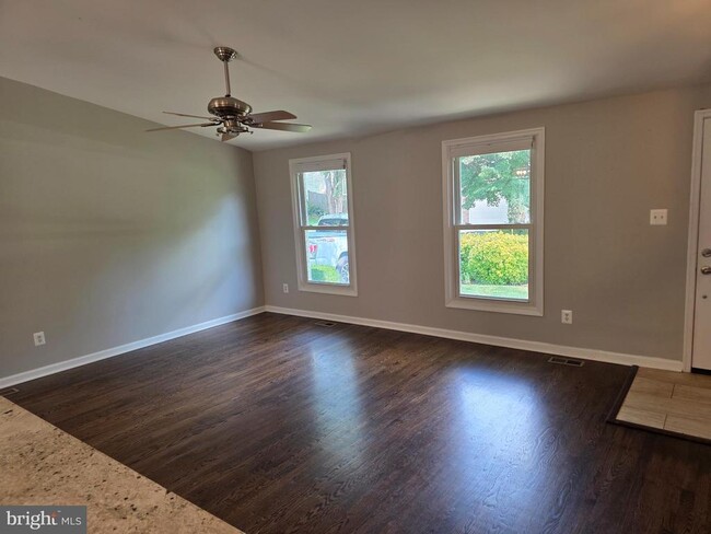 Building Photo - 12920 Framingham Ct