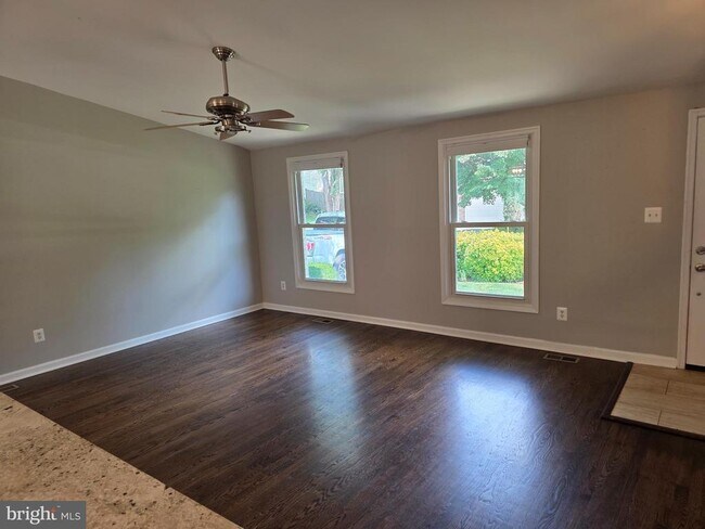 Foto del edificio - 12920 Framingham Ct