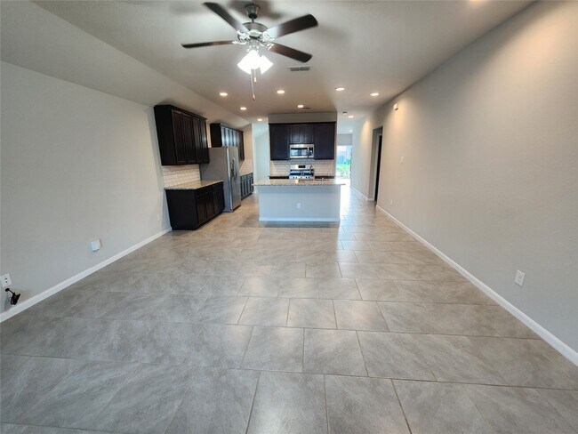 Building Photo - 1310 Central Heights Dr