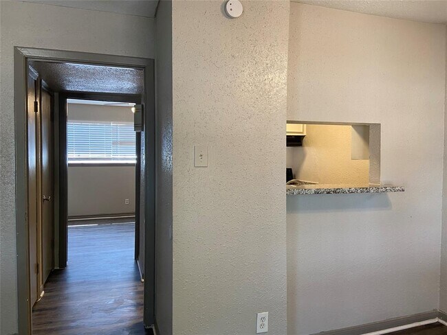 Building Photo - 1200 S Loop 336 W