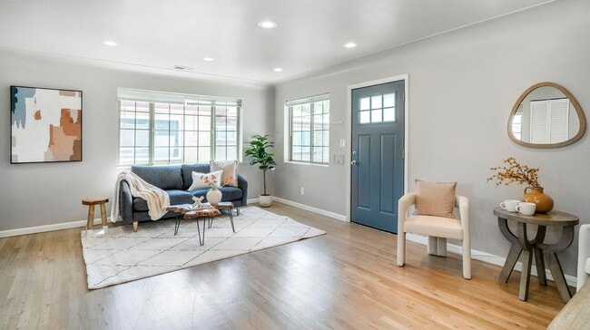 Building Photo - SLOAN'S LAKE: 2-BEDROOM 1 BATH WITH HIGH-END FINISHES