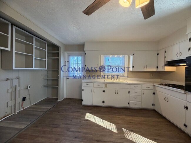 Foto del edificio - Come Settle Into Your New Home! FIRST MONTH RENT FREE!!!