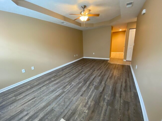 Foto del edificio - 4713 Sydney Ln