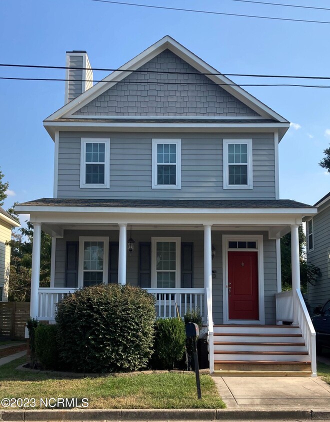 Primary Photo - 70 Kerr St