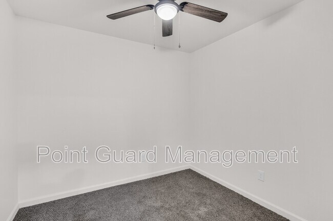 Building Photo - 955 Leroy St