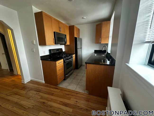 Building Photo - 60 Brattle St