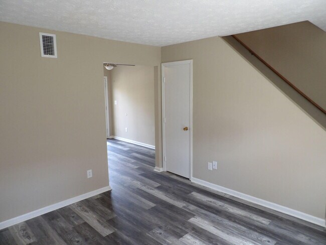 Foto del edificio - 432 Harrodsburg Ln