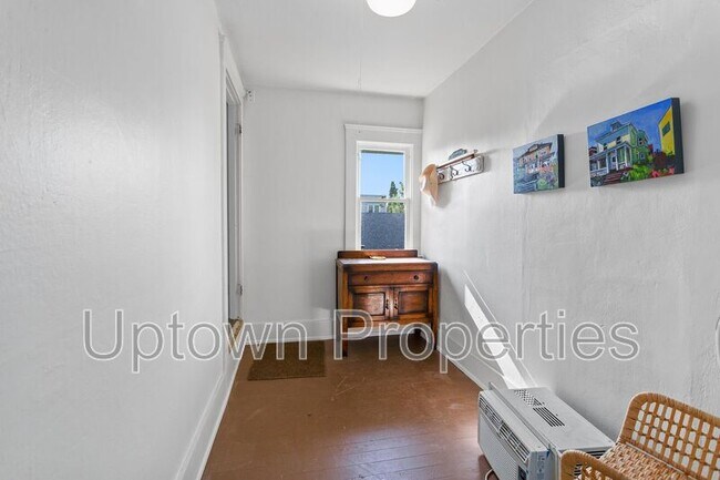Foto del edificio - 3741 SE Market St