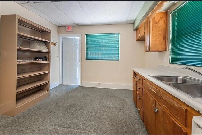 Foto del edificio - 638 E Tarpon Ave