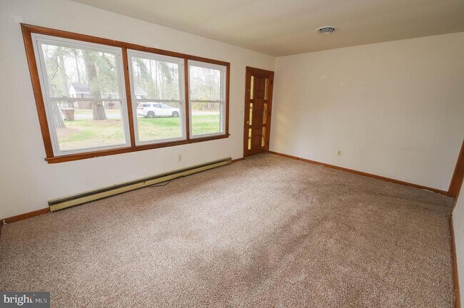 Foto del edificio - 5705 Rip Wil Dr