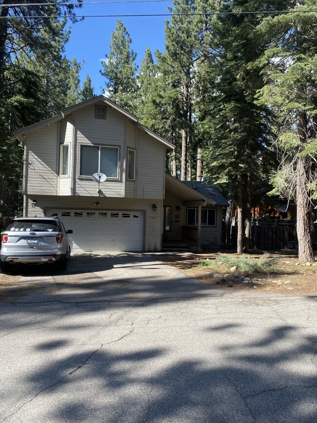 Building Photo - 1728 Mohican Dr