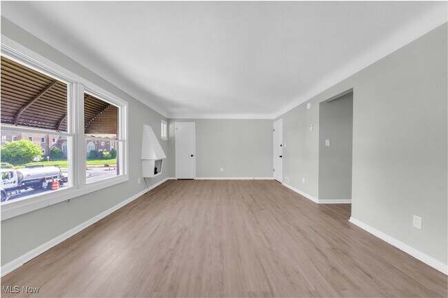 Foto del edificio - 9318 Garfield Blvd