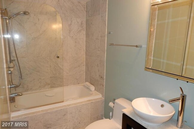Bathroom - 1211 S Eads St