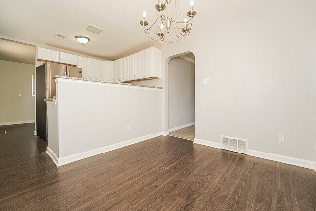 Building Photo - 9261 Vine Street