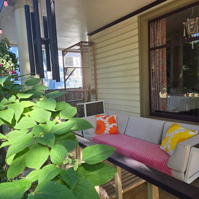 Porch hang area - 555 N Simpson St