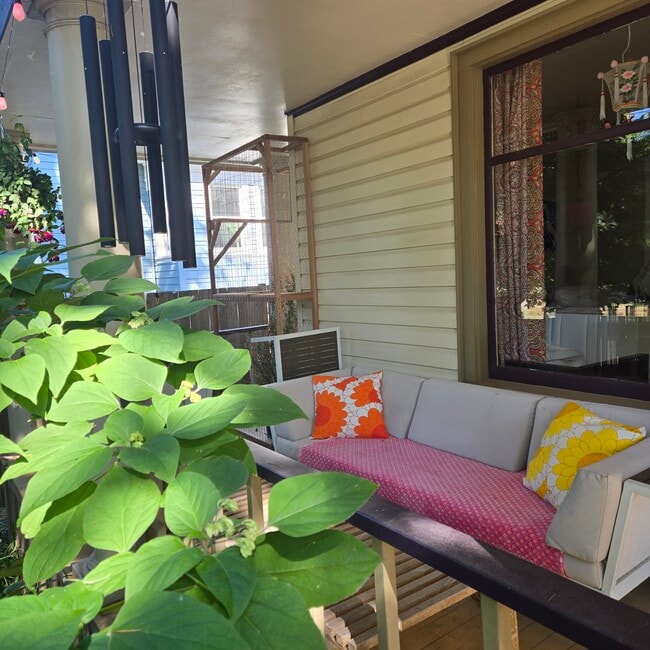 Porch hang area - 555 N Simpson St