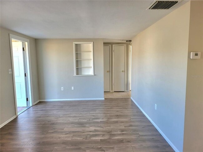 Building Photo - 4004 Grayton Dr