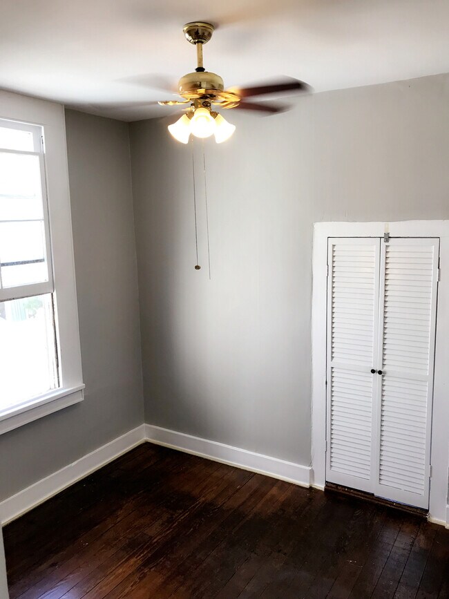 Foto del edificio - Cozy 1BD/1BA Steps to the St. Charles Stre...