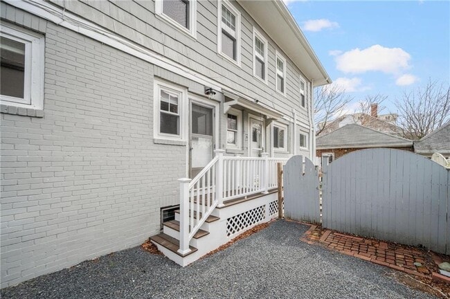 Building Photo - 422 Wayland Ave