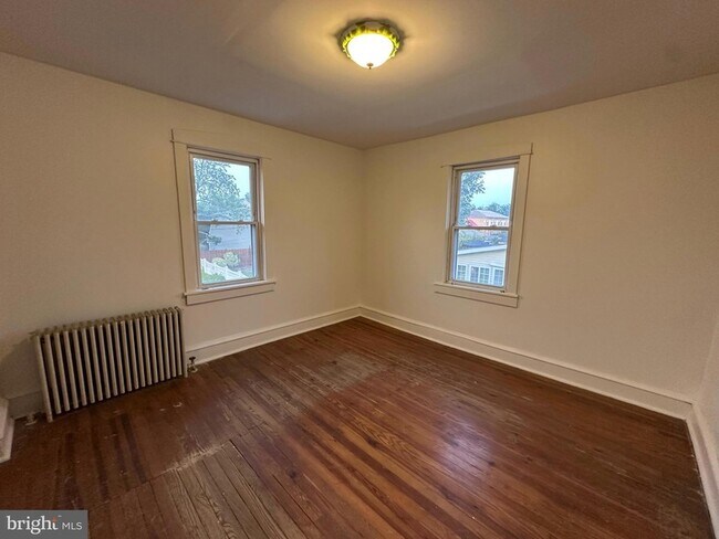 Foto del edificio - 211 Newton Ave