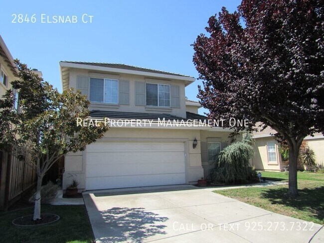 Foto del edificio - Spacious 4 Bed, 2 1/2 Bath Home with Pool ...