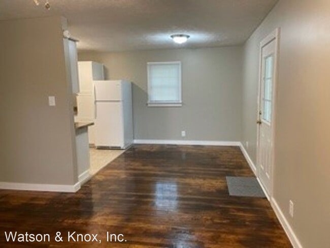 Building Photo - 3 br, 1 bath House - 124 Camelia Drive