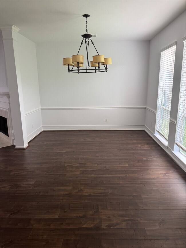 Building Photo - 3139 Summerland Dr