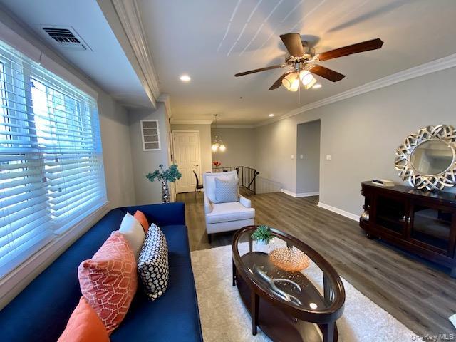 Building Photo - 462 Lake Pointe Dr