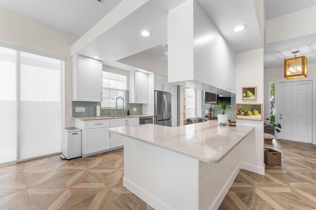 Building Photo - 8308 Rosalie Ln
