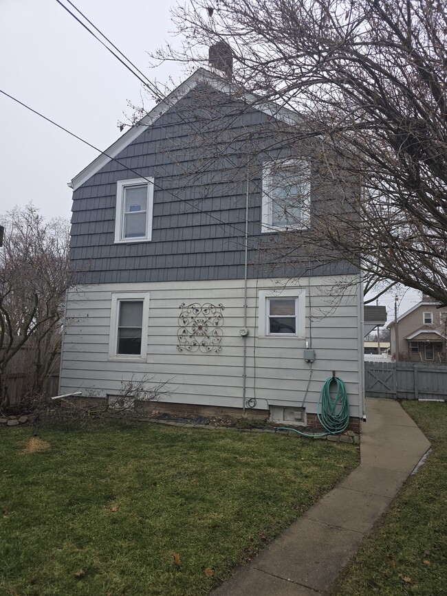 Building Photo - 4017 S 1st St