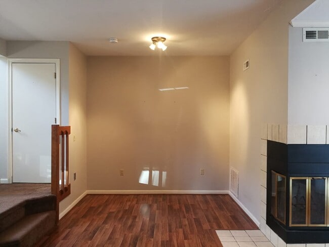 Building Photo - 120 Tall Oaks Dr