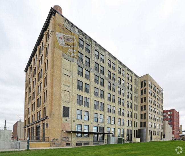 Brix Apartment Lofts Apartments Milwaukee, WI