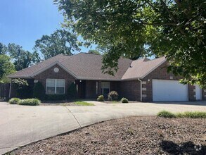 Building Photo - 503 Tunbridge Dr