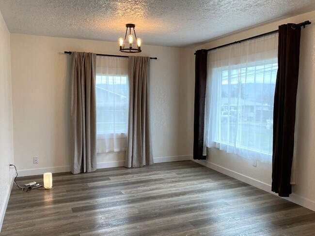 Foto del edificio - Remodeled Cottage