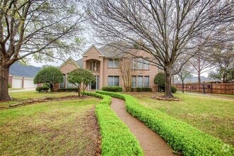 Building Photo - 219 Canyon Lake Dr