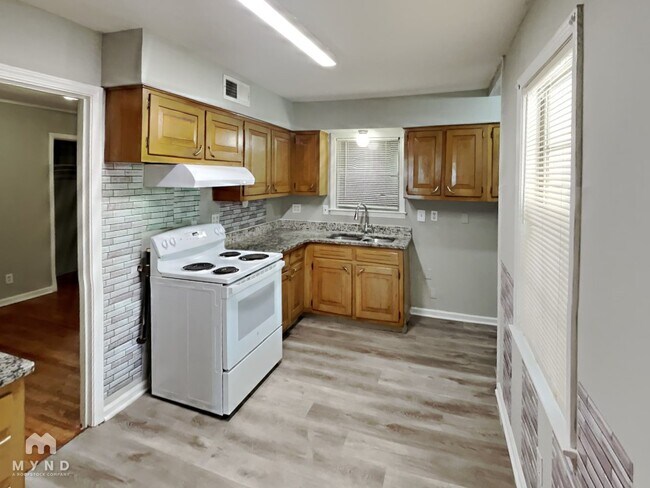 Building Photo - 1402 Moss Point Dr