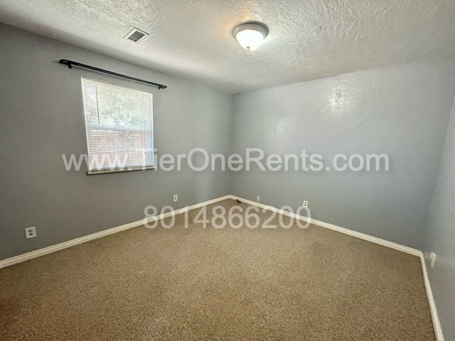 Foto del edificio - This property offers a NO DEPOSIT option available for qualified renters!