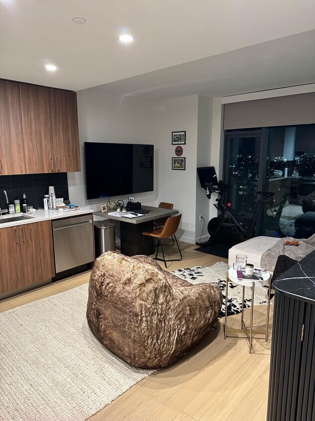 196 Willoughby St Unit 13k, Brooklyn, NY 11201 Room for Rent in