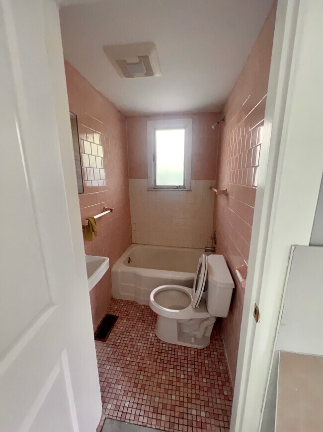 Building Photo - 51 Beacon St