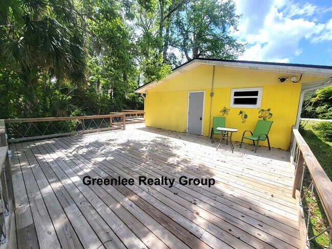 Building Photo - Gorgeous 2 Bed/1 Bath Waterfront Home in W...
