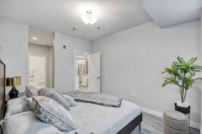 Building Photo - Bonavista on the Lake