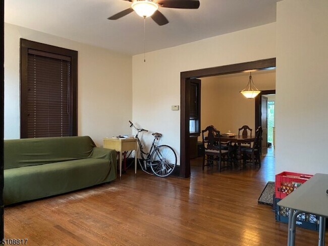 Foto del edificio - 14 Kirkwood Pl