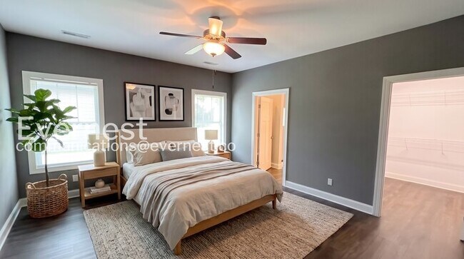 Foto del edificio - 3 Bed, 2 Bath Home with Garage / Pet-Friendly / Available Now!
