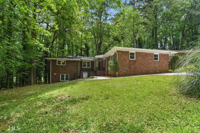 Building Photo - 2897 White Oak Dr