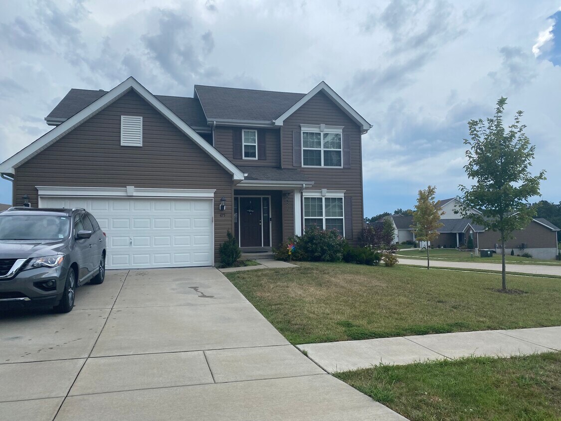 4 bedrooms and 2.5 baths like new - 475 Pleasant Breeze Dr