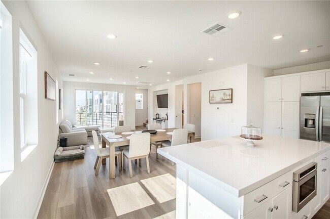 Foto del edificio - 26857 Laurel Mountain Lp